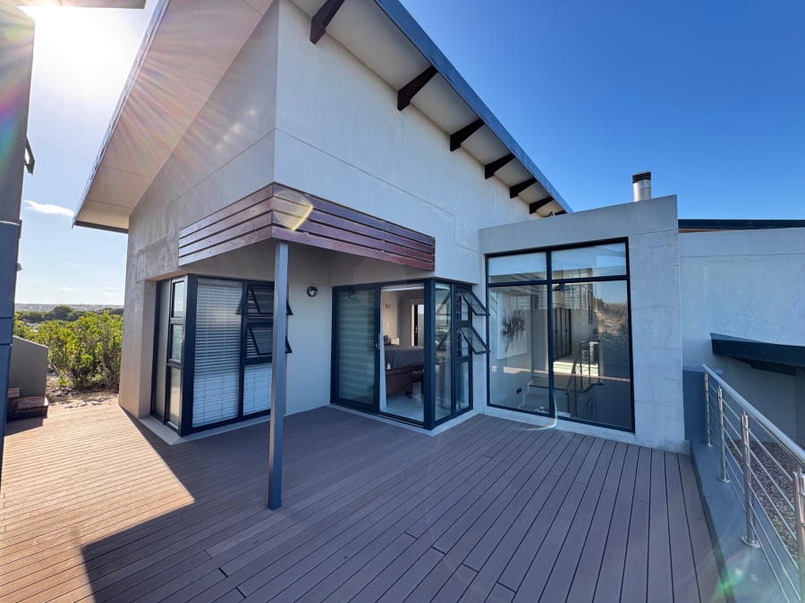 To Let 3 Bedroom Property for Rent in Stilbaai Oos Western Cape